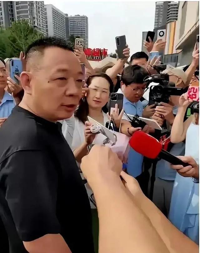 辉粉丝网暴再次将抖音账号私密于东来疑因力挺聂圣哲后被董宇(图3)